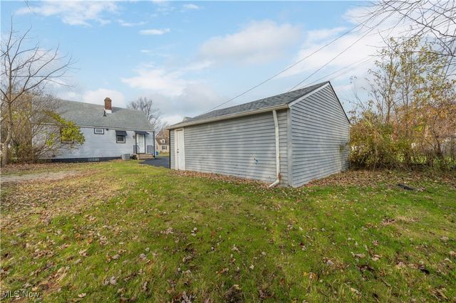 819 Warwick Drive, Sheffield Lake, OH 44054