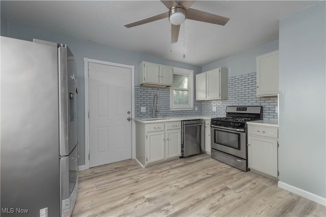 819 Warwick Drive, Sheffield Lake, OH 44054