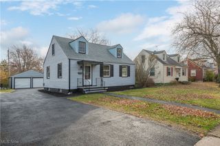 819 Warwick Drive, Sheffield Lake, OH 44054