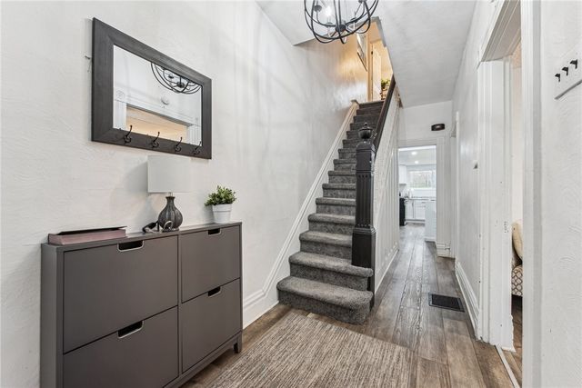 255 Southern Ave, Mt Washington, PA 15211