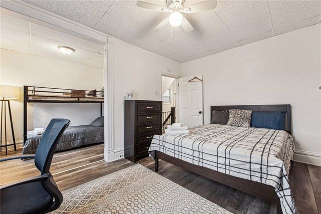 255 Southern Ave, Mt Washington, PA 15211