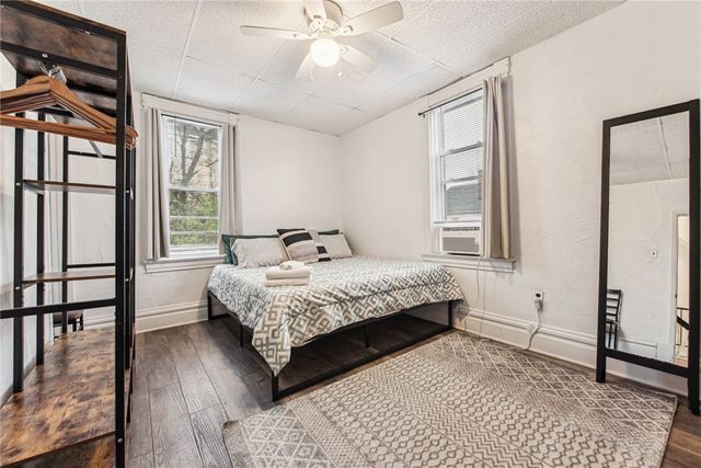 255 Southern Ave, Mt Washington, PA 15211