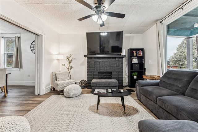 255 Southern Ave, Mt Washington, PA 15211