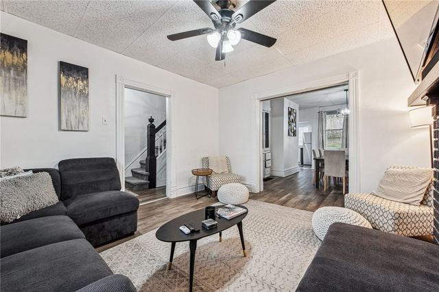 255 Southern Ave, Mt Washington, PA 15211