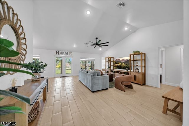 125 SE 11th TER, Cape Coral, FL 33990