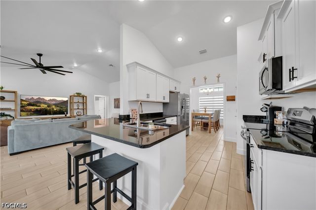 125 SE 11th TER, Cape Coral, FL 33990