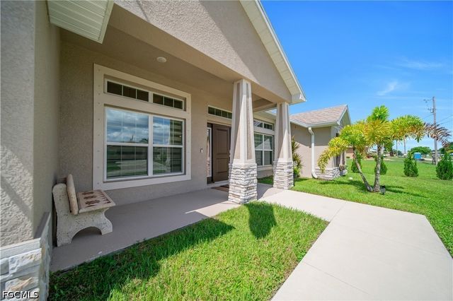 125 SE 11th TER, Cape Coral, FL 33990