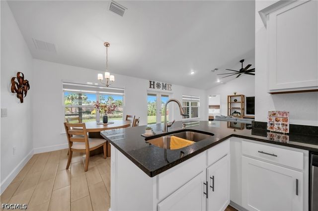 125 SE 11th TER, Cape Coral, FL 33990