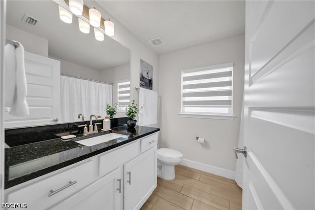 125 SE 11th TER, Cape Coral, FL 33990
