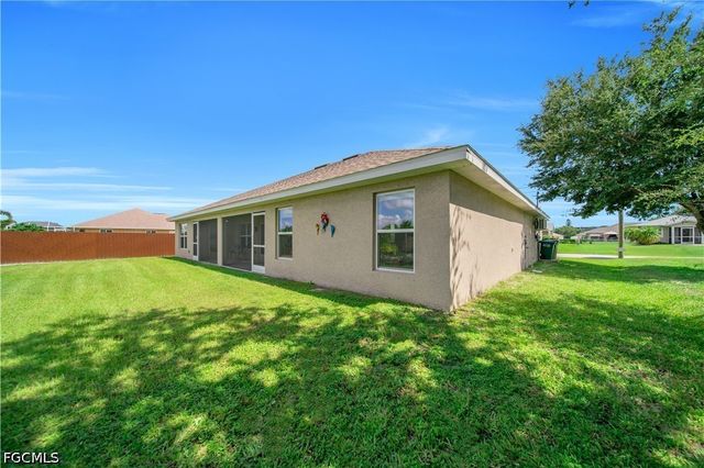 125 SE 11th TER, Cape Coral, FL 33990
