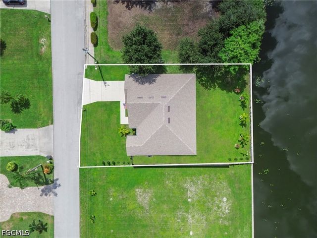 125 SE 11th TER, Cape Coral, FL 33990