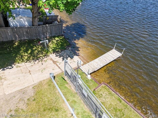293 Hickory Place Drive, Columbiaville, MI 48421