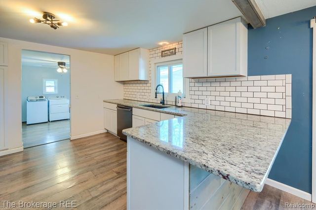 293 Hickory Place Drive, Columbiaville, MI 48421