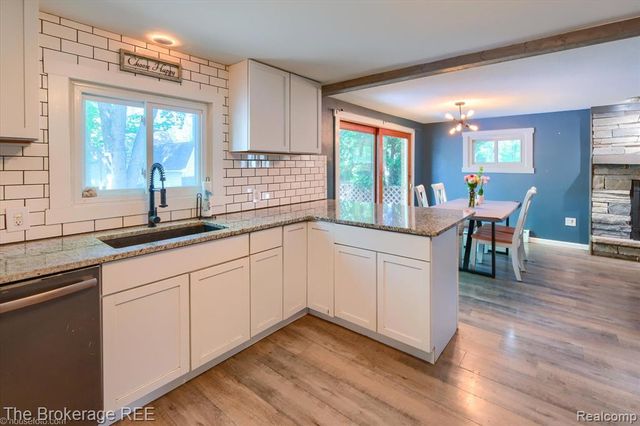 293 Hickory Place Drive, Columbiaville, MI 48421