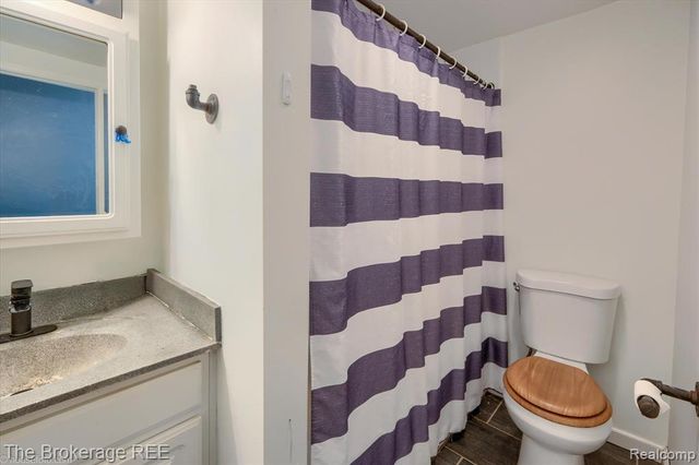 293 Hickory Place Drive, Columbiaville, MI 48421