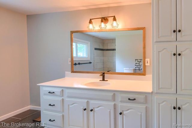 293 Hickory Place Drive, Columbiaville, MI 48421
