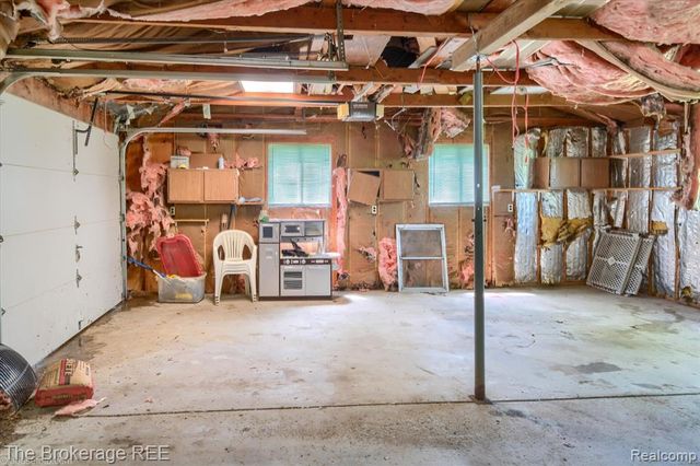 293 Hickory Place Drive, Columbiaville, MI 48421