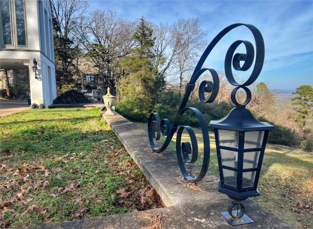 910 Hilltop Drive, Russellville, AR 72802