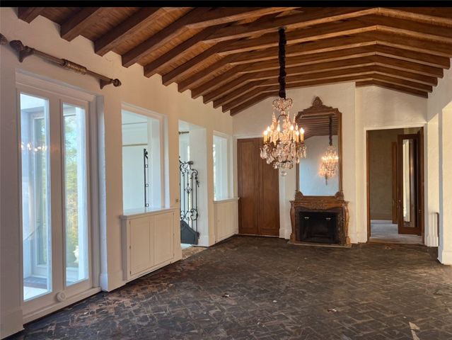 910 Hilltop Drive, Russellville, AR 72802