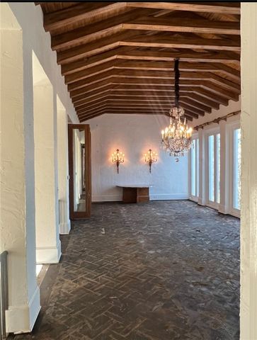 910 Hilltop Drive, Russellville, AR 72802