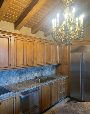 910 Hilltop Drive, Russellville, AR 72802