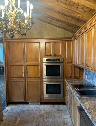 910 Hilltop Drive, Russellville, AR 72802