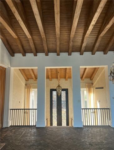 910 Hilltop Drive, Russellville, AR 72802