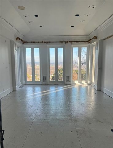 910 Hilltop Drive, Russellville, AR 72802