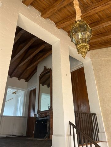 910 Hilltop Drive, Russellville, AR 72802