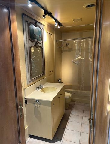 910 Hilltop Drive, Russellville, AR 72802