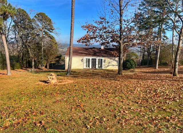 910 Hilltop Drive, Russellville, AR 72802