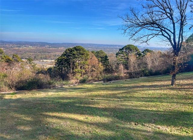 910 Hilltop Drive, Russellville, AR 72802