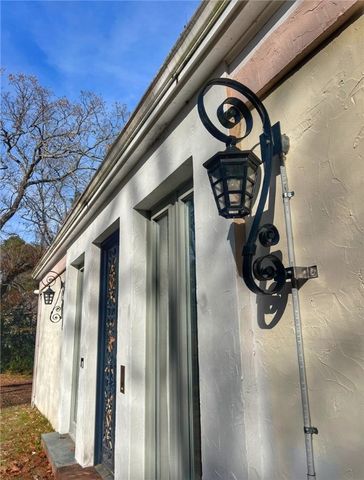 910 Hilltop Drive, Russellville, AR 72802