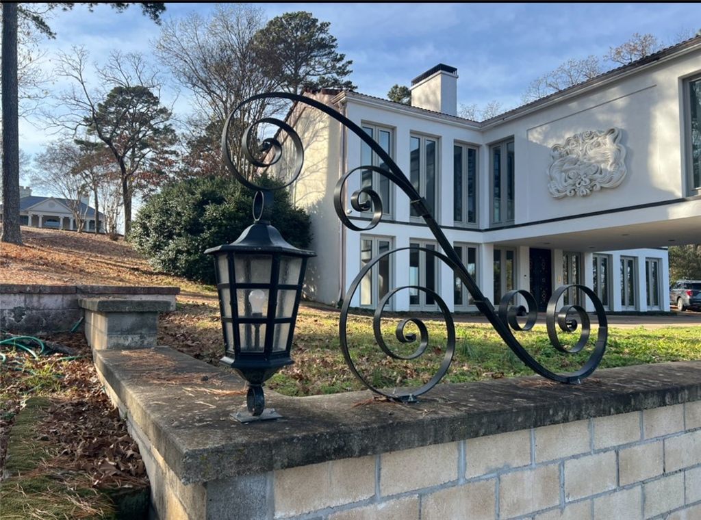 910 Hilltop Drive, Russellville, AR 72802