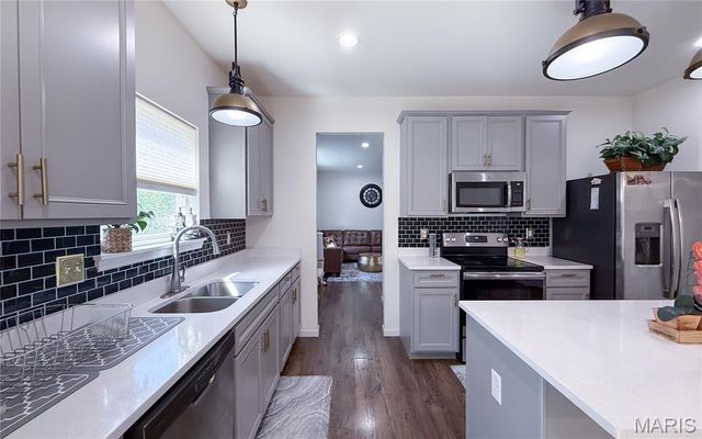 161 Brookview Way Drive, O'fallon, MO 63366