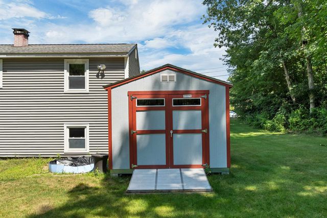 9 Bunker Hill Drive, Londonderry, NH 03053