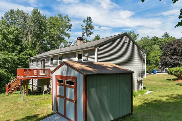 9 Bunker Hill Drive, Londonderry, NH 03053