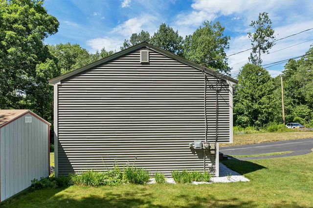 9 Bunker Hill Drive, Londonderry, NH 03053