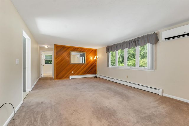 9 Bunker Hill Drive, Londonderry, NH 03053