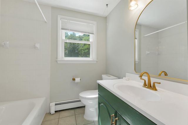 9 Bunker Hill Drive, Londonderry, NH 03053