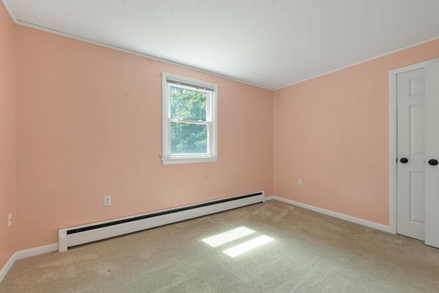 9 Bunker Hill Drive, Londonderry, NH 03053