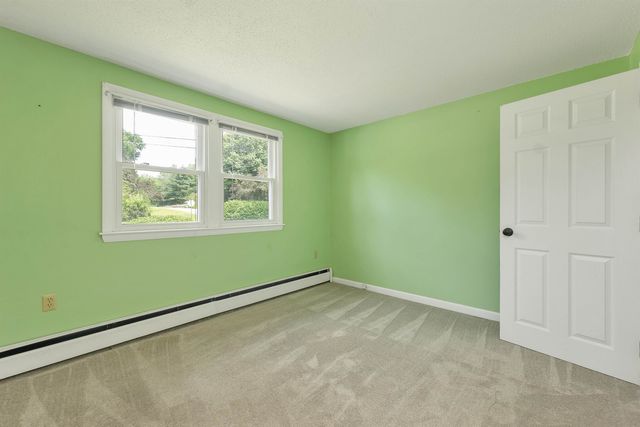 9 Bunker Hill Drive, Londonderry, NH 03053