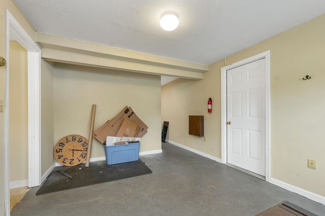 9 Bunker Hill Drive, Londonderry, NH 03053