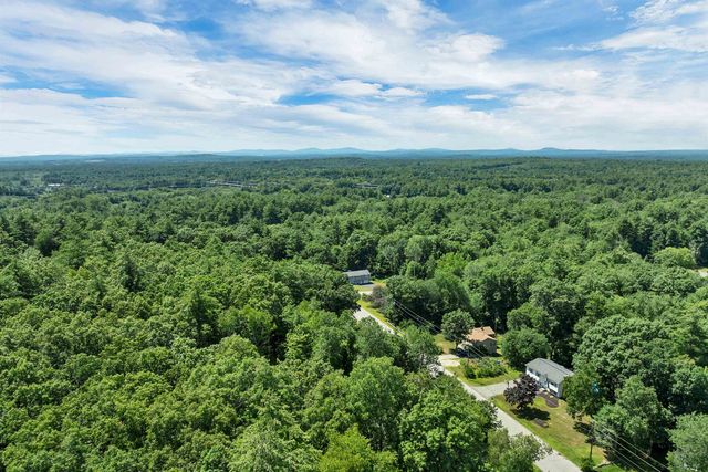 9 Bunker Hill Drive, Londonderry, NH 03053
