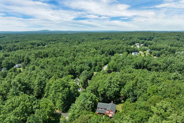 9 Bunker Hill Drive, Londonderry, NH 03053