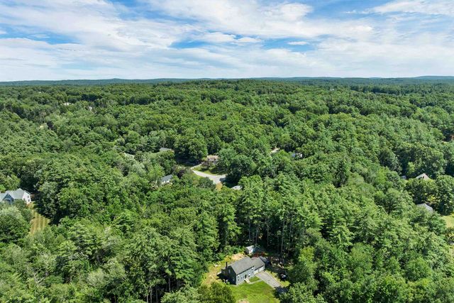 9 Bunker Hill Drive, Londonderry, NH 03053