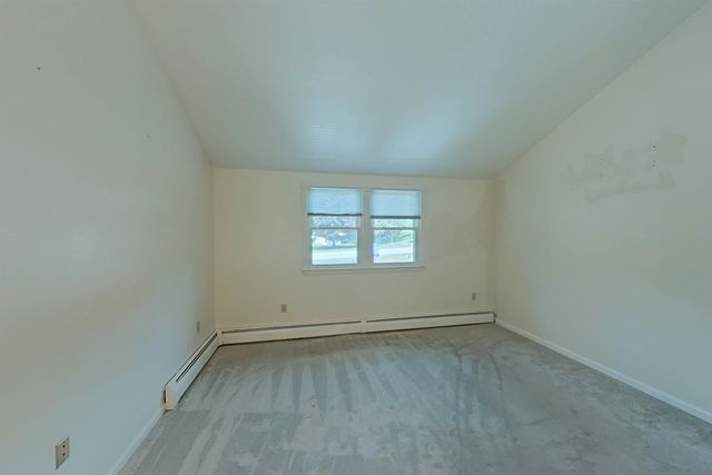 9 Bunker Hill Drive, Londonderry, NH 03053