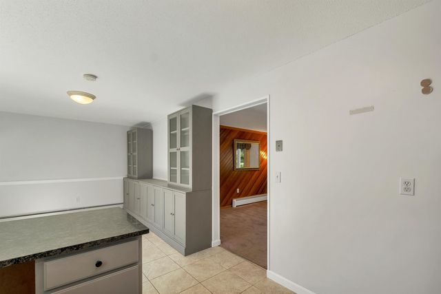 9 Bunker Hill Drive, Londonderry, NH 03053