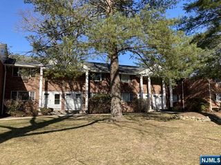 208 Washington Drive, Ramsey, NJ 07446