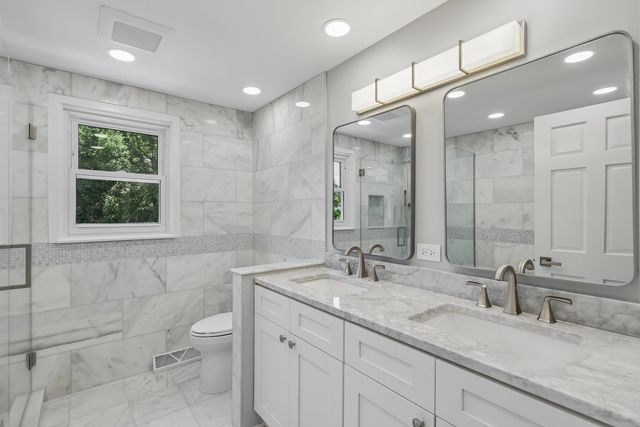 1208 Elizabeth Avenue, Naperville, IL 60540